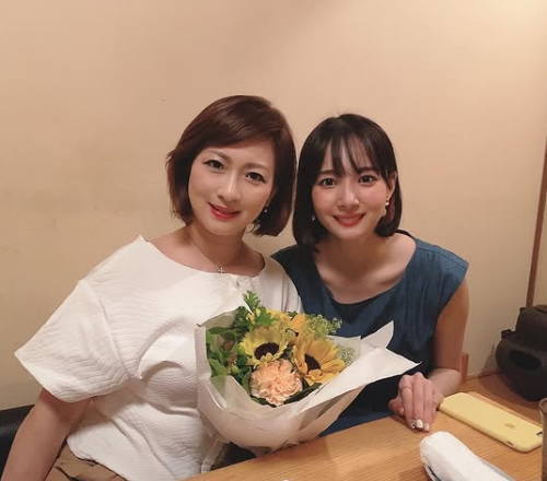 岡田紗佳と母親